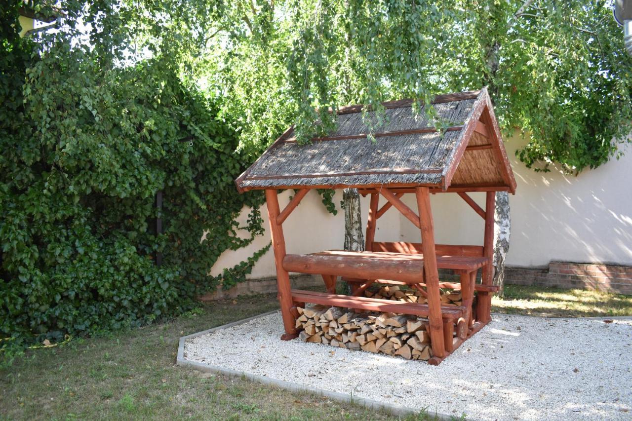 Livia Apartman Hévíz Екстериор снимка