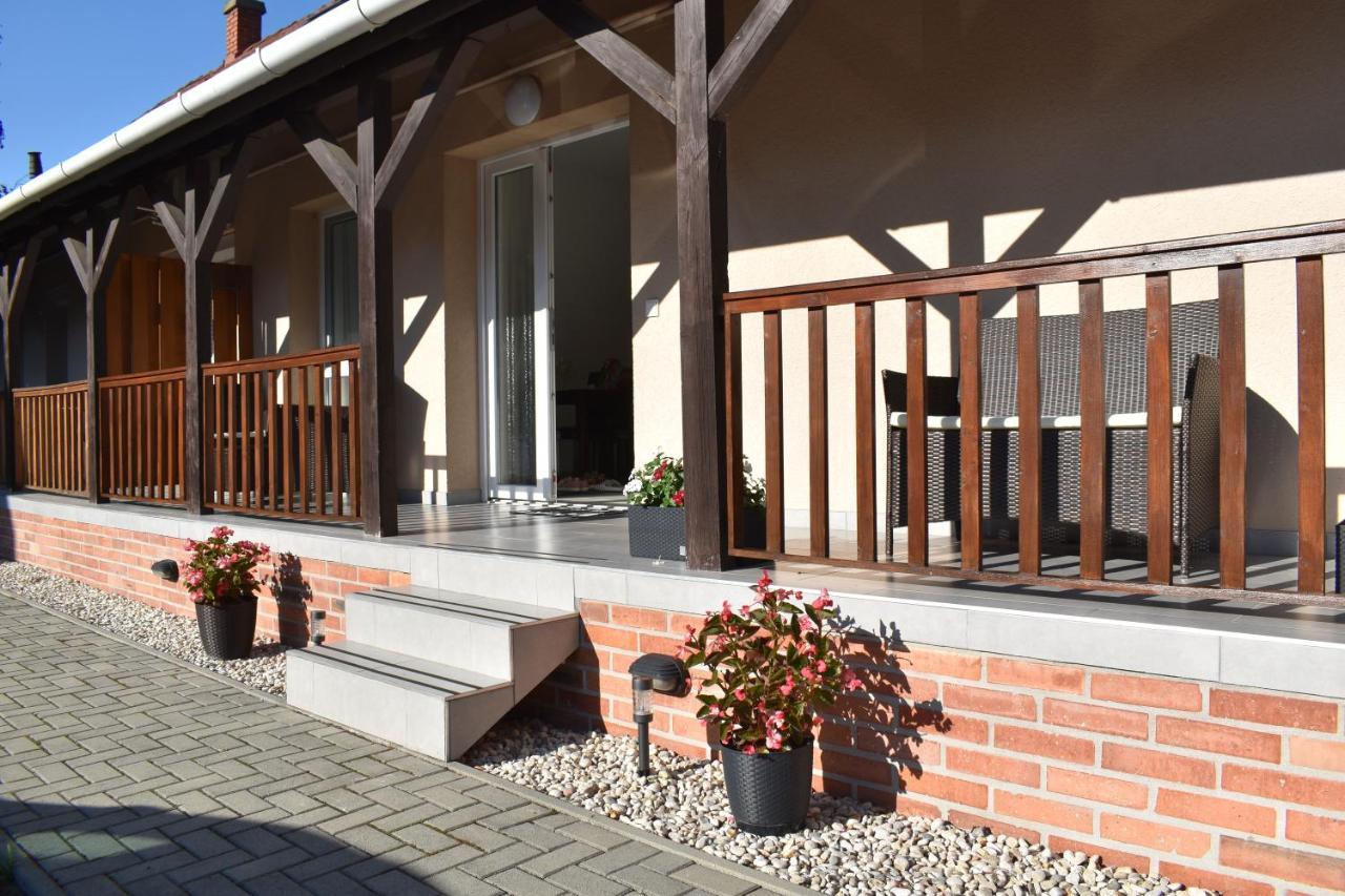 Livia Apartman Hévíz Екстериор снимка